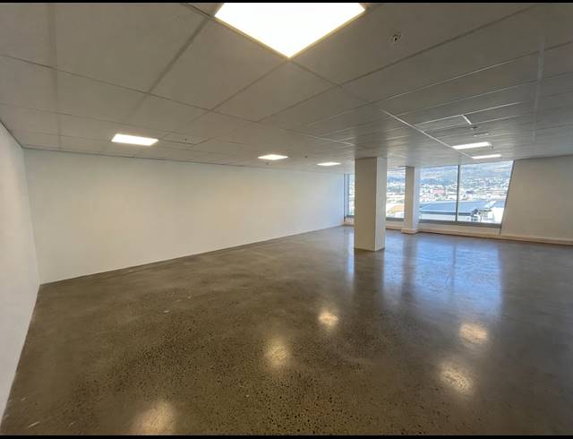 155M² OFFICE TO LET IN FORESHORE